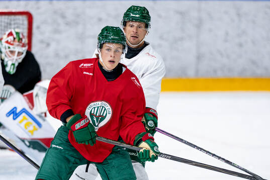 Frölundas Ivar Stenberg och Niklas Lasu
