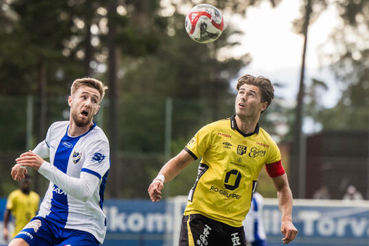 Haninges Oliver Kass Kawo och Elfsborgs Besfort Zeneli