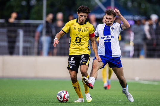Elfsborgs Besfort Zeneli och Haninges Kalle Selin Stregart