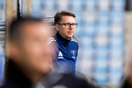 Sylvias tränare Kim Vaattovaara