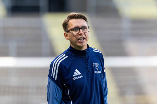Sylvias tränare Kim Vaattovaara
