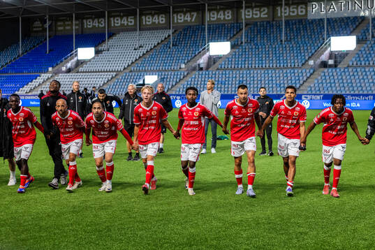 Kalmars spelare jublar