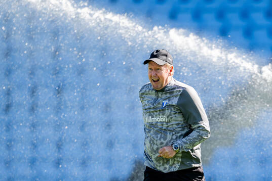 Assistant coach Peter Wettergren