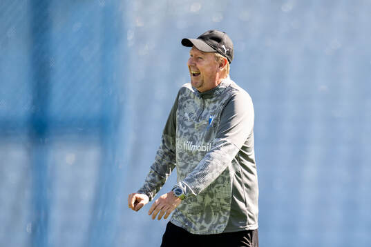 Assistant coach Peter Wettergren