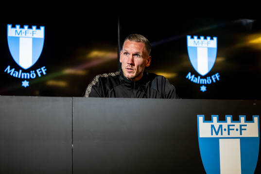 Goalkeeper Robin Olsen