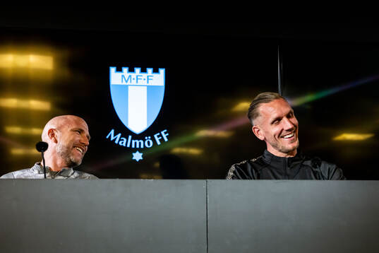 Head coach Henrik Rydström and goalkeeper Robin Olsen