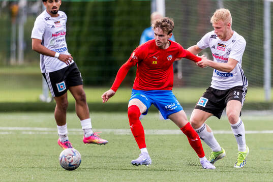 Helsingborgs Alexander Johansson och Vänersborgs FKs Liam
