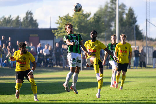 GAIS Simon Sjöholm och Löddes Ahmed Bright Sado