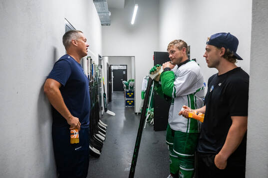 Zugs assisterande tränare Tomas Montén och Leon Bristedt