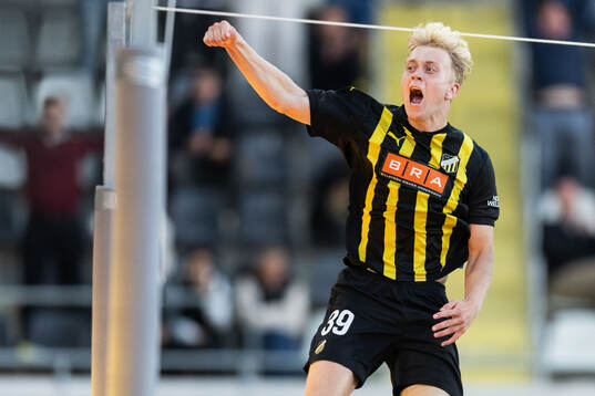 Isak Brusberg of Häcken celebrates