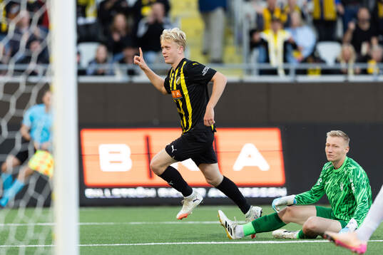 Isak Brusberg of Häcken celebrates