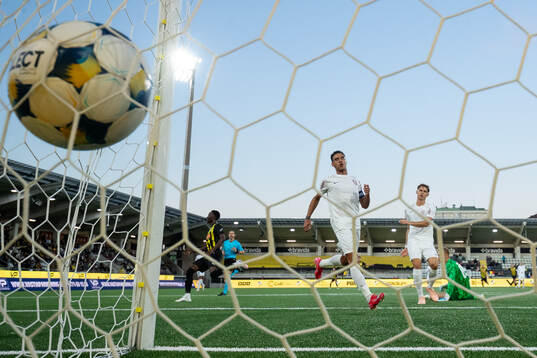 John Paul Dembe of Häcken scores 7-2