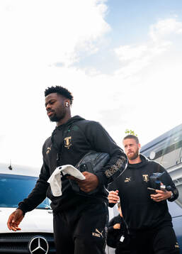 Emmanuel Ekong and Pontus Jansson of Malmö FF arrives at