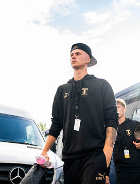 Daniel Gudjohnsen of Malmö FF arrives at the stadium