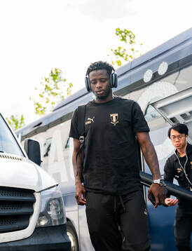 Salifou Soumah of Malmö FF arrives at the stadium