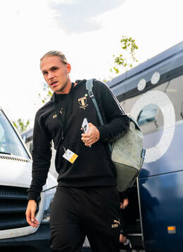 Arnor Sigurdsson of Malmö FF arrives at the stadium