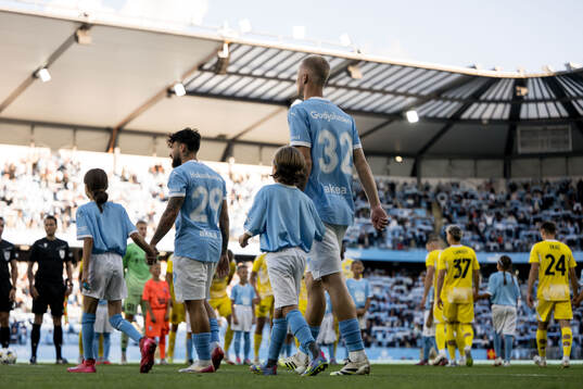 Sead Haksabanovic and Daniel Gudjohnsen of Malmö FF