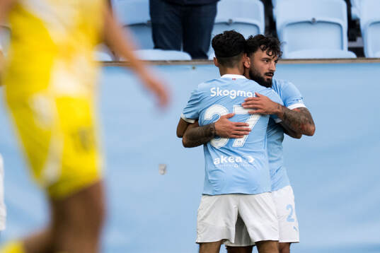 Sead Haksabanovic of Malmö FF celebrates with Adrian