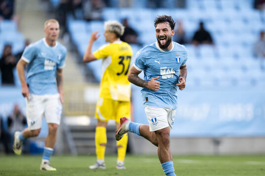 Sead Haksabanovic of Malmö FF celebrates