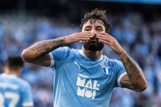 Sead Haksabanovic of Malmö FF celebrates