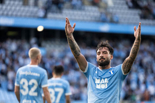 Sead Haksabanovic of Malmö FF celebrates