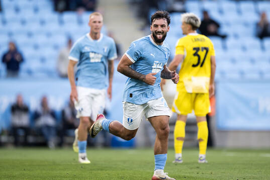Sead Haksabanovic of Malmö FF celebrates