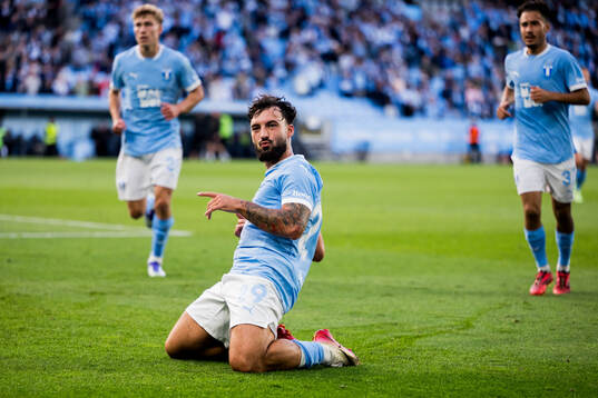 Sead Haksabanovic of Malmö FF celebrates
