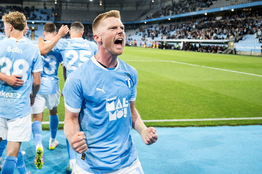 Anders Christiansen celebrates