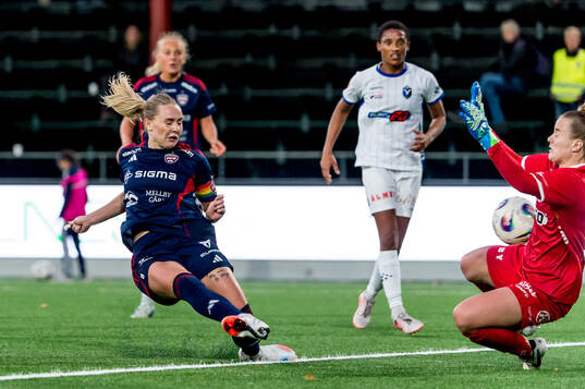 Rosengårds Emma Jansson gör 2-1 bakom Växjö DFFs