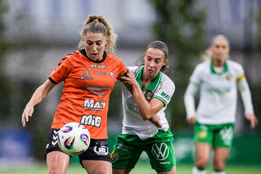 Kristianstads Remy Siemsen och Hammarbys Vilma Emilia