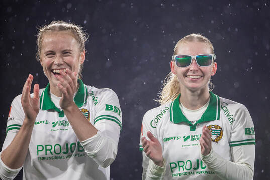 Hammarbys Julie Blakstad och Emilie Joramo jublar