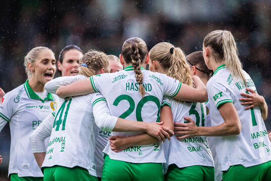 Hammarbys Julie Blakstad, Vilde Hasund och Smilla Holmberg