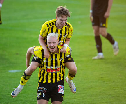 IFK Hässleholms Alexander Sjöström har gjort 1-0 och