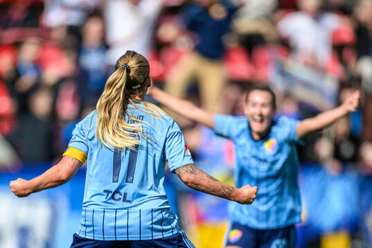 Djurgårdens Therese Åsland jublar
