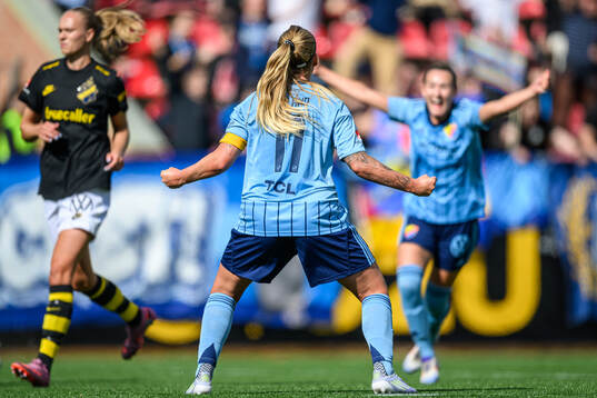 Djurgårdens Therese Åsland jublar