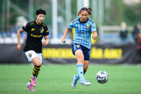 AIKs Son Hwayeon och Djurgårdens Urara Watanabe