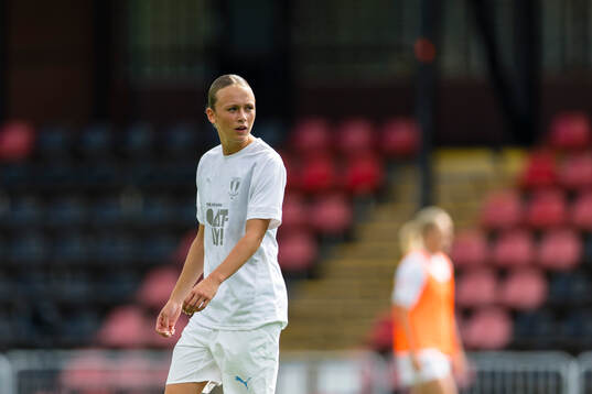 Malmö FFs Lovisa Breland på uppvärmningen