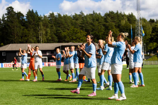 Malmö FFs spelare tackar publiken