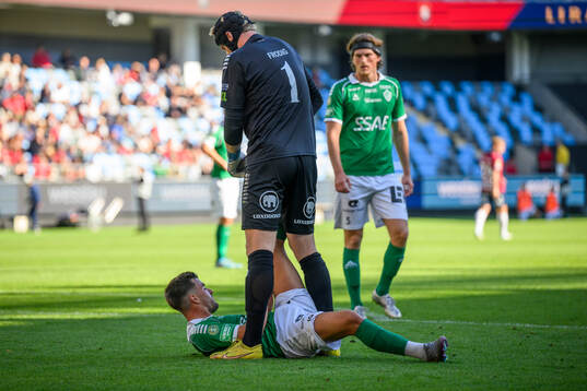 Brages Haris Brkic och målvakt Viktor Frodig