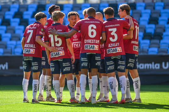 Örgrytes spelare samlas