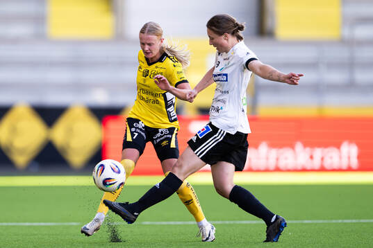 Elfsborgs Hanna Jiozon och Mallbackens Ella Björkman