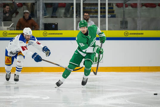 Zugs Daniel Vozenilek och Rögles Filip Johansson