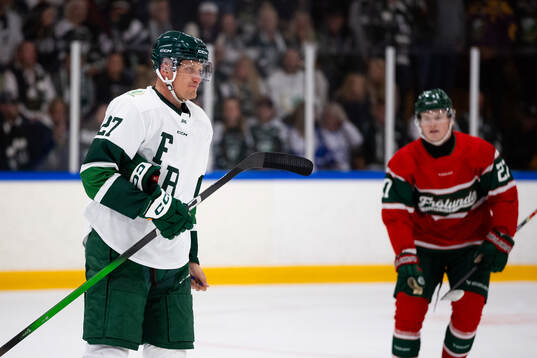 Färjestads Gabriel Carlsson deppar