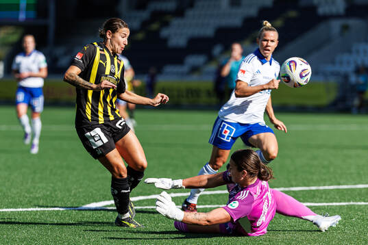 Häckens Tabby Tindell och IFK Norrköpings målvakt