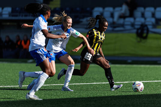 IFK Norrköpings Ebba Handfast och Häckens Monica Jusu Bah
