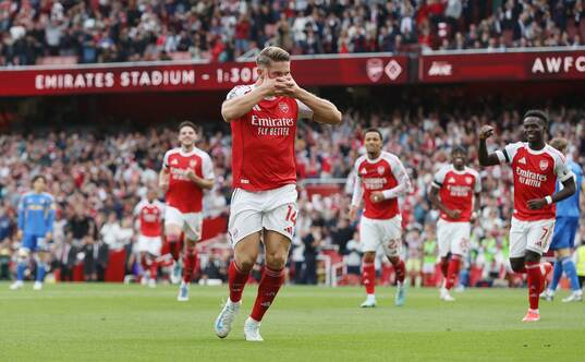 Viktor Gyökeres of Arsenal celebrates