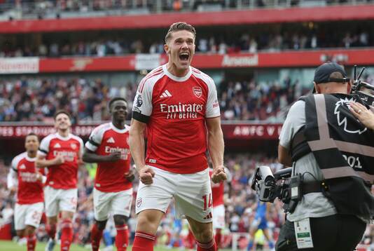 Bläddra bland fler bilder av Football, Premier League, Arsenal - Leeds