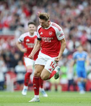 Viktor Gyökeres of Arsenal celebrates