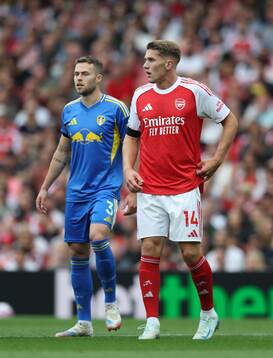 Gabriel Gudmundsson of Leeds United and Viktor Gyökeres of
