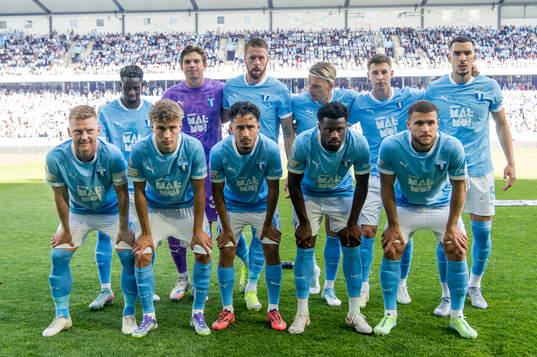 Malmö FFs startelva ställer upp för ett lagfoto